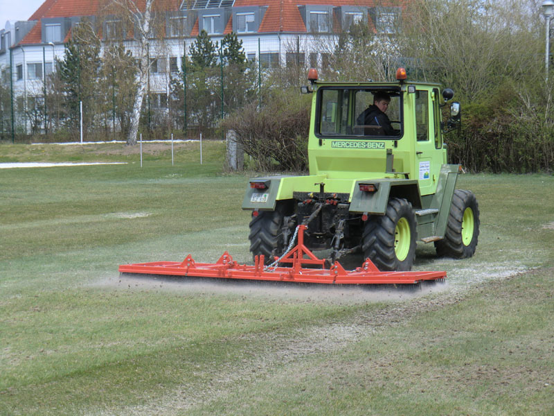 Sportplatzpflege